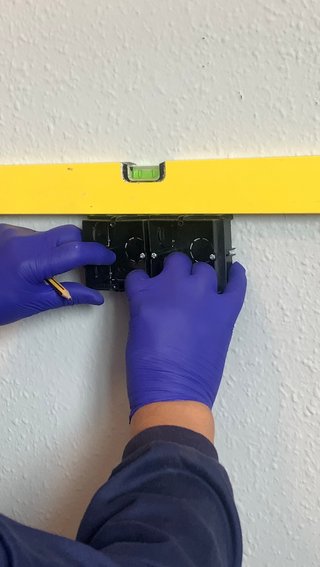 Instalación eléctrica moderna con enchufe USB ⚡