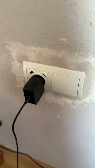 Instalación eléctrica moderna con enchufe USB ⚡