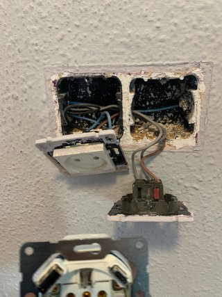 Instalación eléctrica moderna con enchufe USB ⚡