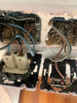 Instalación eléctrica moderna con enchufe USB ⚡
