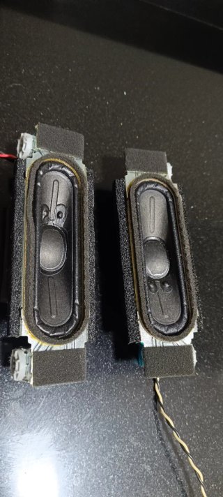 Altavoces TV LG 32LJ590U