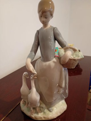 Figura Lladró Niña con Patos
