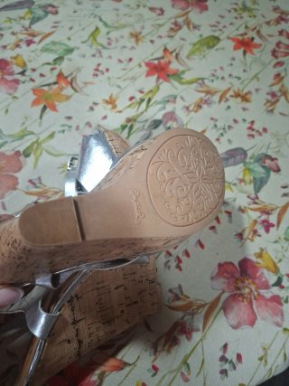 Sandalias cuña Qupid plateadas talla 39