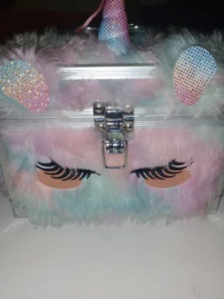 Caja de muñeca peluda unicornio