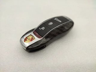 FUNDA LLAVE NUEVA PORSCHE EN CARBONO NEGRO