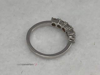 anillo oro 18k con piedra con diamante