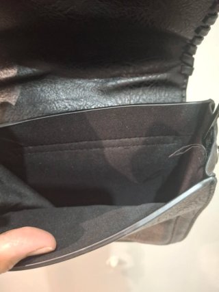 Bandolera piel mujer negra con detalle de piedra