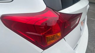 Toyota Auris 1.8 VVT-I HYBRID ACTIVE 136 5P
