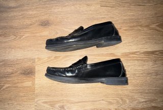 Zapatos negros tipo mocasín