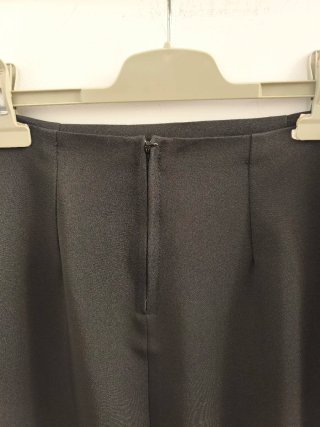 Falda midi tubo negra