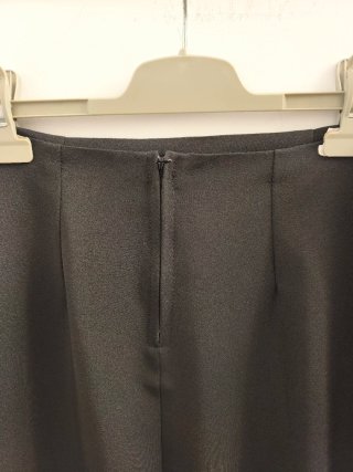 Falda midi tubo negra