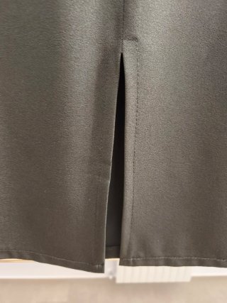 Falda midi tubo negra