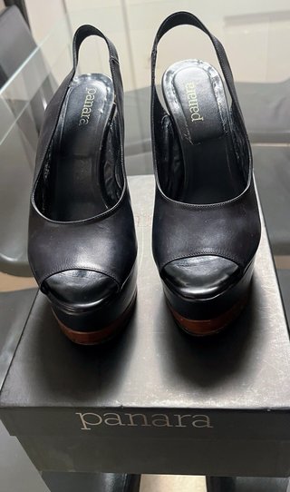 Zapatos de tacón Panara piel negra peep toe
