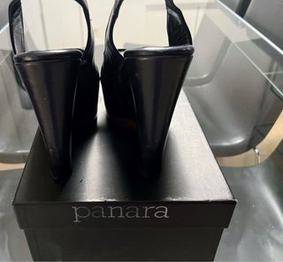 Zapatos de tacón Panara piel negra peep toe