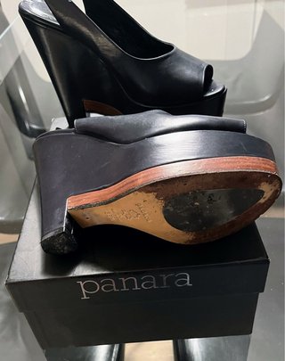 Zapatos de tacón Panara piel negra peep toe