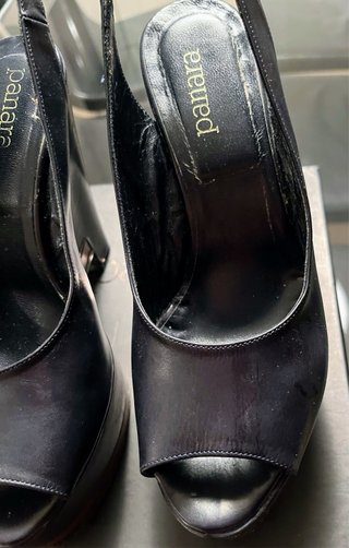 Zapatos de tacón Panara piel negra peep toe