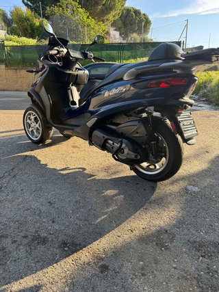 Piaggio 500 Maxi Scooter Azul