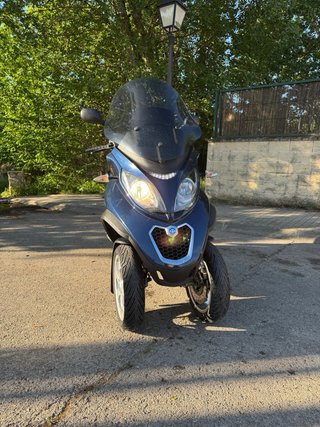 Piaggio 500 Maxi Scooter Azul