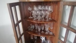 Mueble de teca para rincón