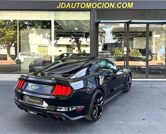 Ford Mustang 5.0 GT V8 cambio manual