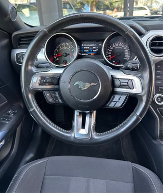 Ford Mustang 5.0 GT V8 cambio manual