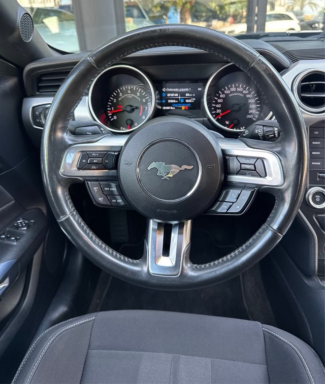Ford Mustang 5.0 GT V8 cambio manual
