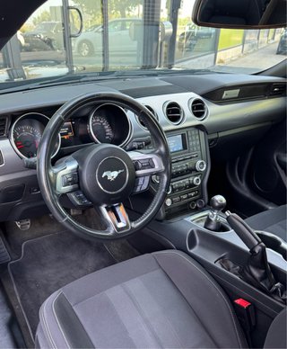 Ford Mustang 5.0 GT V8 cambio manual