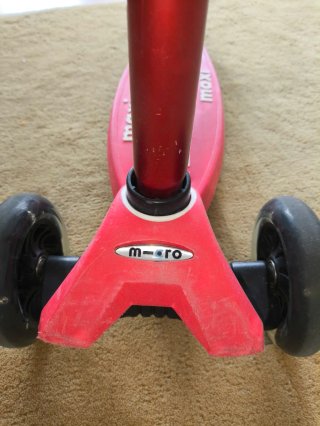 Patinete Maxi Micro Deluxe Led Desmontable. Rojo