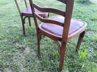2 SILLAS DE MADERA