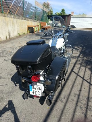 Harley Davidson Road King Blanca