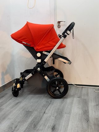 Passeggino Bugaboo Camaleon 3, rosso, con ovetto
