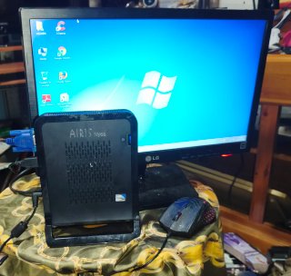 Monitor LG E1942C-BN y Nettop Airis Nyos