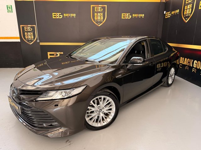 TOYOTA Camry 2.5 220H Advance