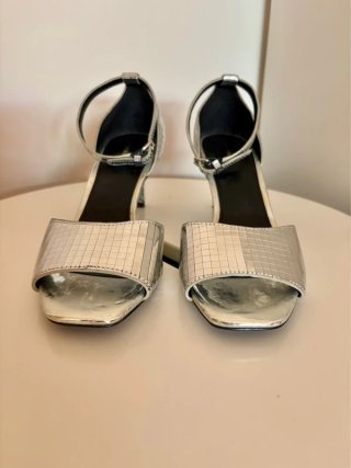 Sandalias plateadas