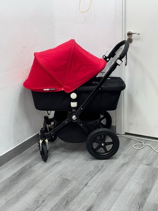 Passeggino Bugaboo Camaleón 3 Plus, rosso e nero, con ovetto