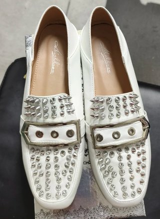 Mocassini donna bianchi borchie punta n.37