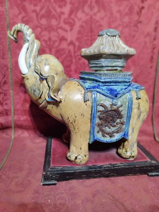 Escultura de elefante antigua