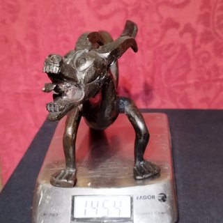 Antiguo dragón de forja