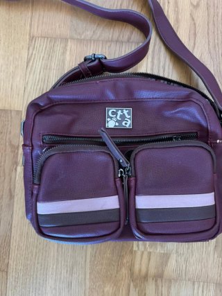 Bolso bandolera granate estilo utility/vintage