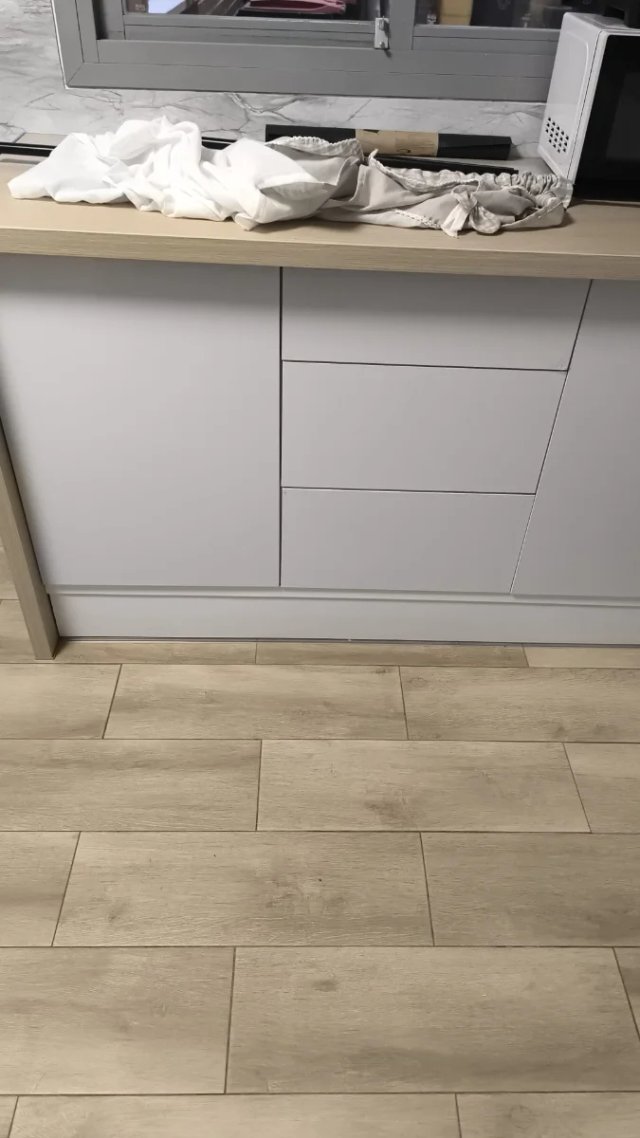 PUERTAS · TARIMA · SUELO LAMINADO · RODAPIÉ