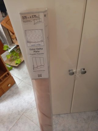Armario blanco de baño