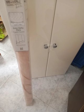 Armario blanco de baño