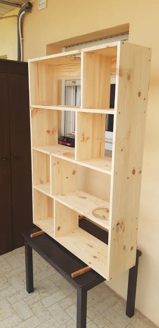 Estantería para gatos de madera