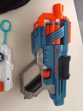 Lote Nerf chaleco y pistolas
