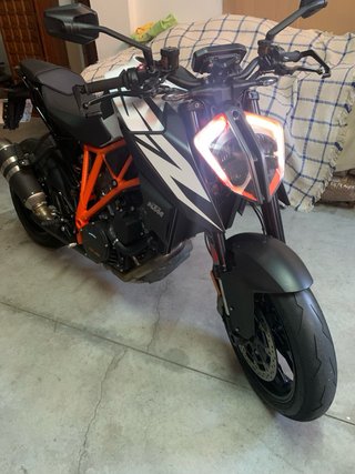 KTM 1290 Super Duke R Naked