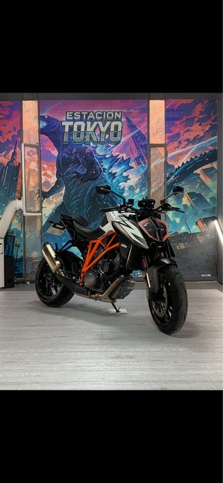 KTM 1290 Super Duke R Naked
