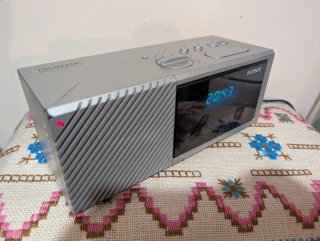 Radio despertador Sony icf-c16l. Vintage.