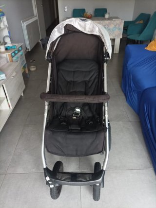 Carrito infantil gris y negro loopi running