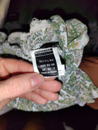 Blusa estampada verde y blanca