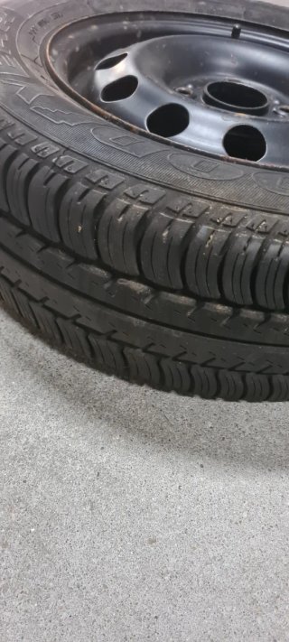 Rueda 185/65 R15 Goodyear con llanta